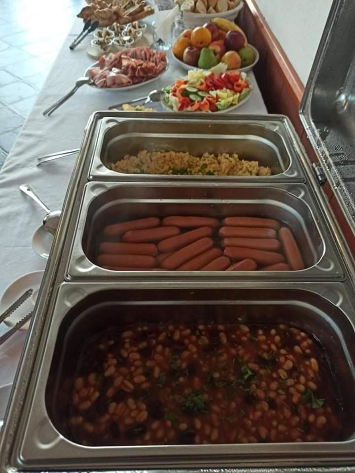 Restaurace A Penzion Garnet Olomouc Extérieur photo