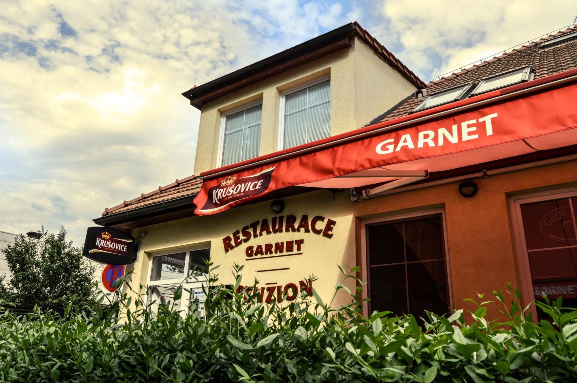 Restaurace A Penzion Garnet Olomouc Extérieur photo